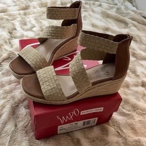 NWOT•Impo espadrilles